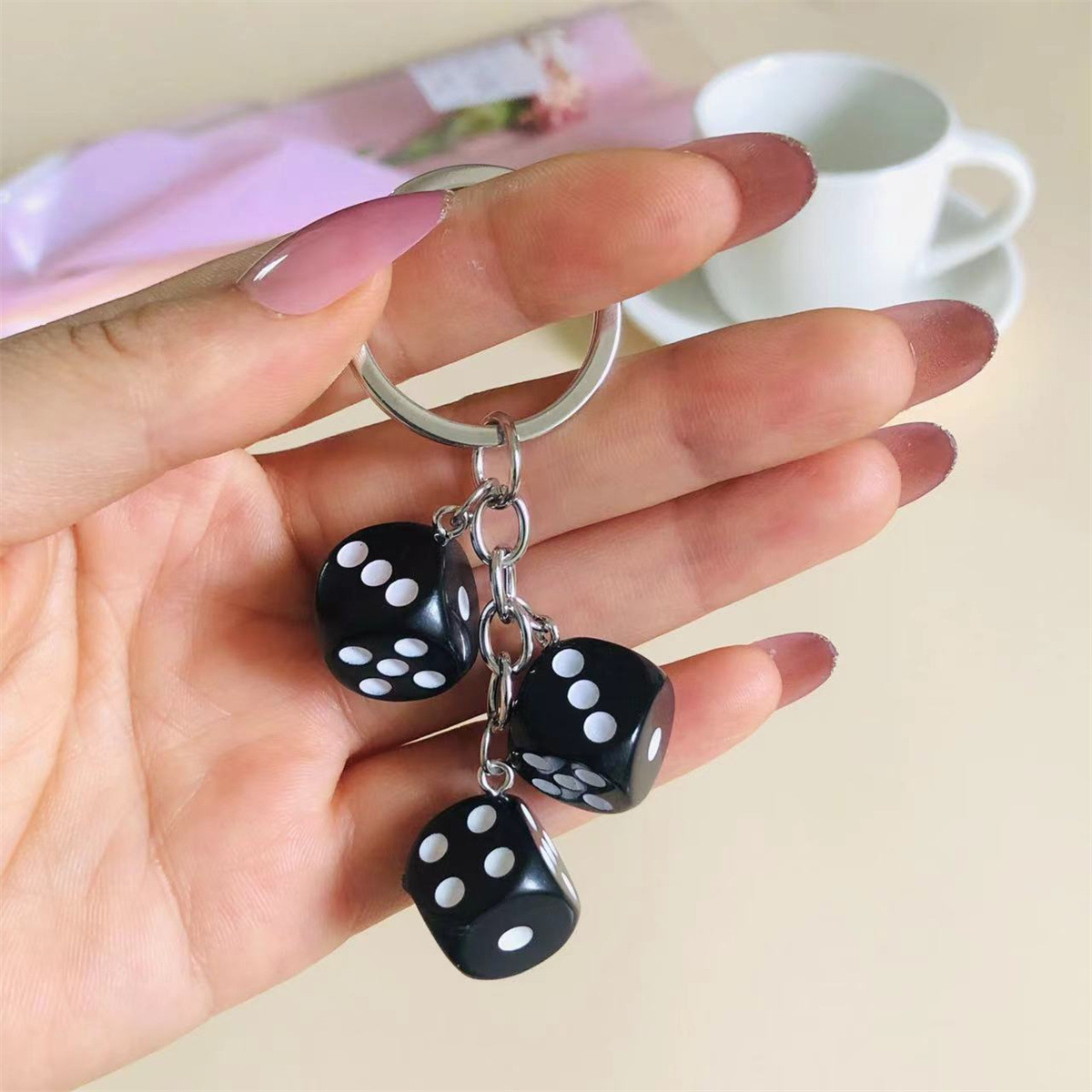 Cute 3D Dice Keychain Gaming R - Gaming Accessories Men 评论和价格